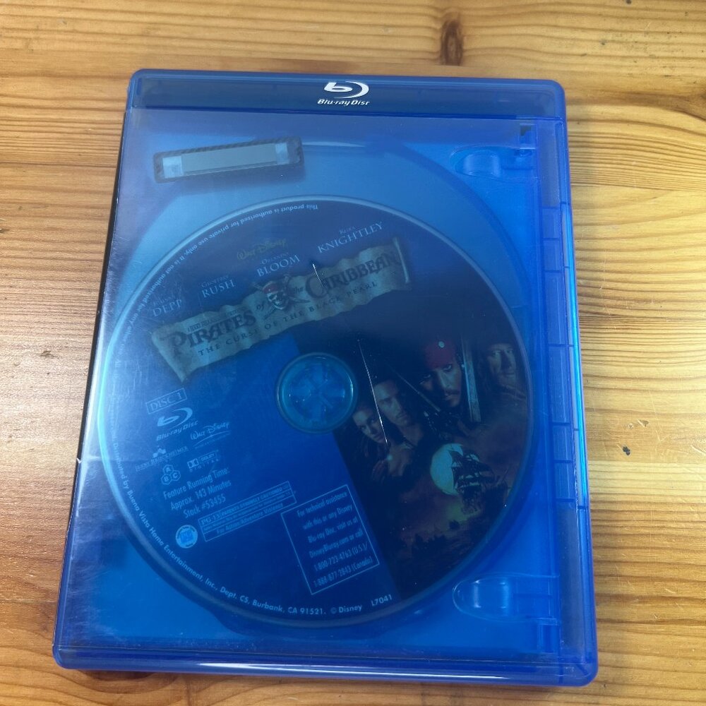 Damaged Cover Pirates of the Caribbean: The Curse of the Black Pearl (Blu-ray)